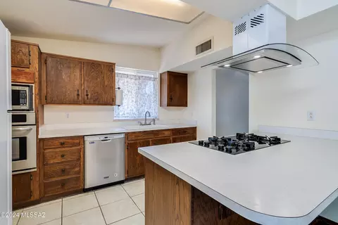 Kitchen - 7442 E Montecito Dr, Tucson, AZ 85710 photo 1 of 7