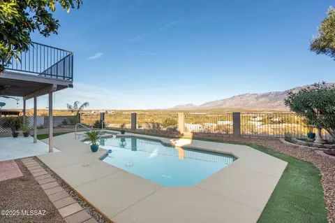 11916 N Labyrinth Dr, Tucson, AZ 85737