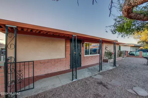 1808 S Columbus Blvd, Tucson, AZ 85711