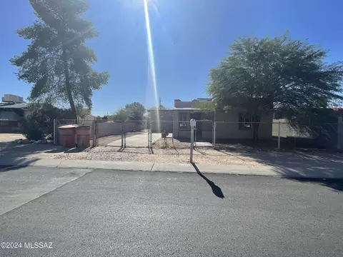 1214 E 26th St, Tucson, AZ 85713