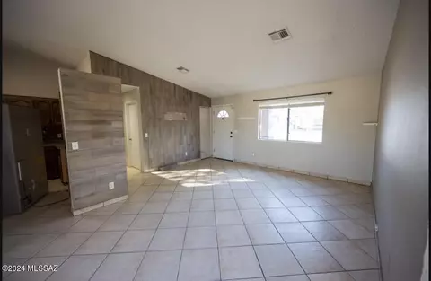 5970 S Springbrook Dr, Tucson, AZ 85746