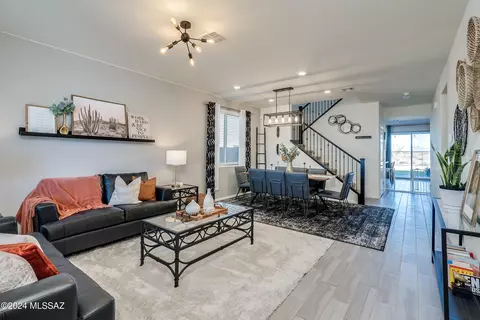 17395 S Ridgerunner Dr, Vail, AZ 85641