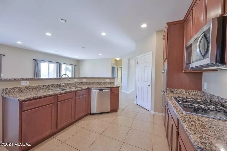 Kitchen - 743 S Harry P Stagg Dr, Vail, AZ 85641 photo 6 of 6