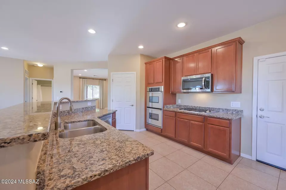 Kitchen - 743 S Harry P Stagg Dr, Vail, AZ 85641 photo 2 of 6