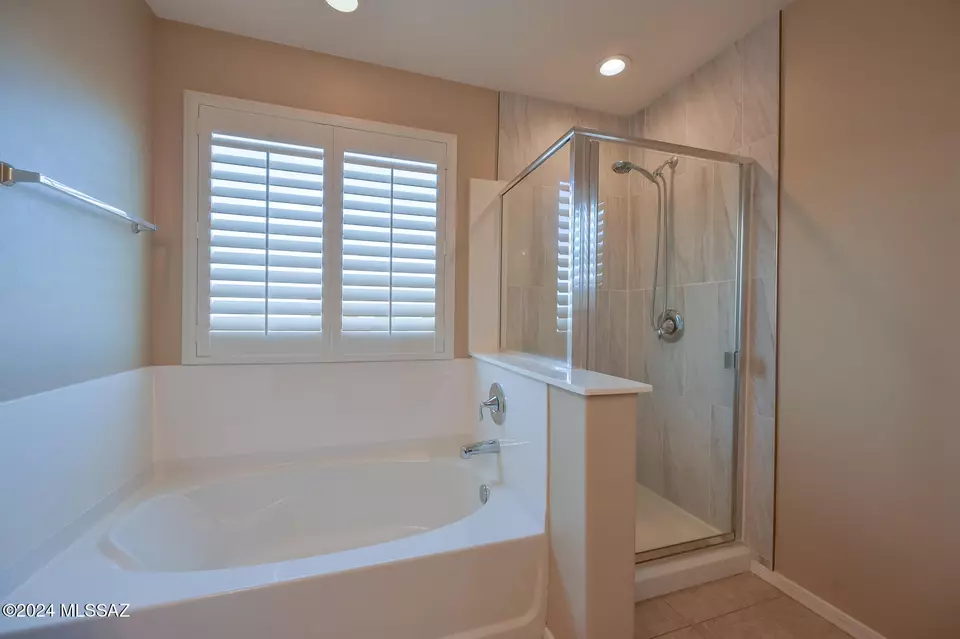 Bath - 743 S Harry P Stagg Dr, Vail, AZ 85641 photo 3 of 5