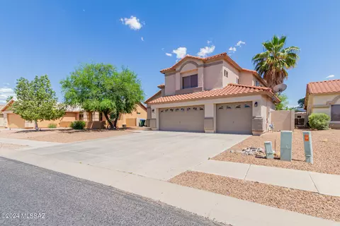7271 W Silver Sand Dr, Tucson, AZ 85743