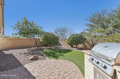 Exterior - 11303 E Squash Blossom Loop, Tucson, AZ 85747 photo 4 of 7