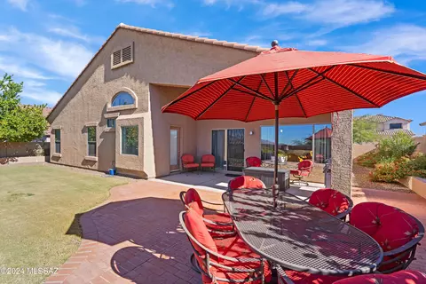 40006 Mountain Shadow Dr, Tucson, AZ 85739