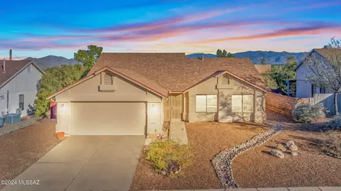 1484 N Desert Mallow Dr, Tucson, AZ 85715