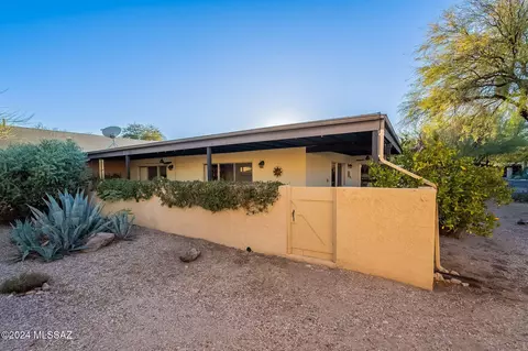 Exterior - 6932 E Rivercrest Rd, Tucson, AZ 85750 photo 6 of 8