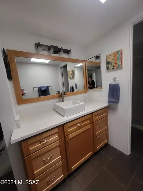 Bath - 6932 E Rivercrest Rd, Tucson, AZ 85750 photo 2 of 2