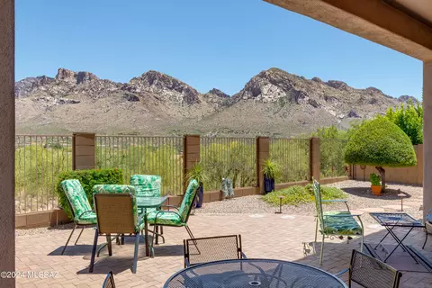 10796 N Chapin Ct, Oro Valley, AZ 85737