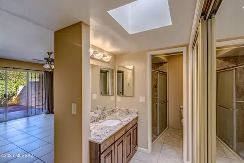Bath - 7827 E 4th St, Tucson, AZ 85710 photo 3 of 7