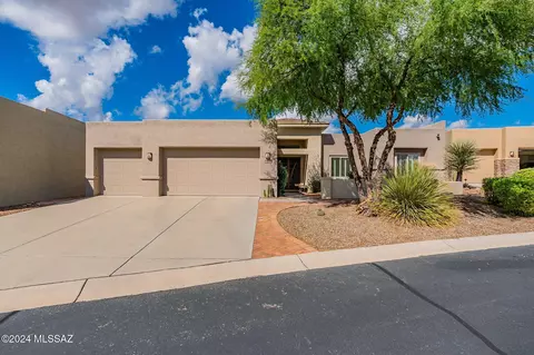 13849 N Topflite Dr, Oro Valley, AZ 85755
