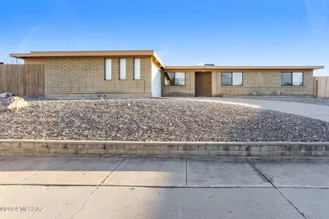 9740 E 3rd St, Tucson, AZ 85748