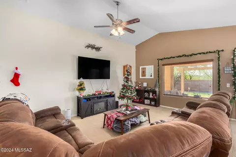 13696 E Aviara Pl, Vail, AZ 85641 photo 11
