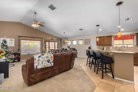 13696 E Aviara Pl, Vail, AZ 85641 photo 7