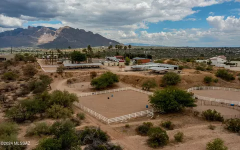9811 N La Cholla Blvd, Tucson, AZ 85742