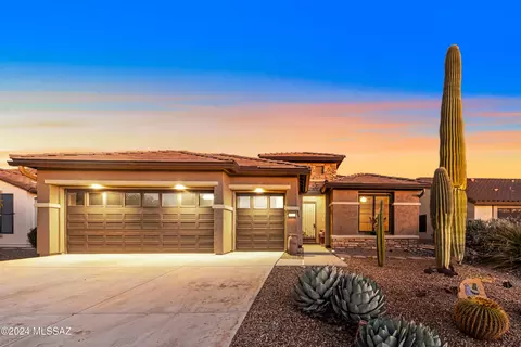 752 N Skywalker Pl, Green Valley, AZ 85614