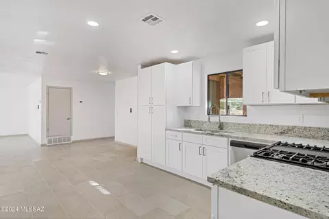 7731 E Hampton St, Tucson, AZ 85715 photo 13