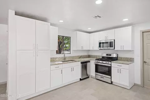 7731 E Hampton St, Tucson, AZ 85715 photo 12