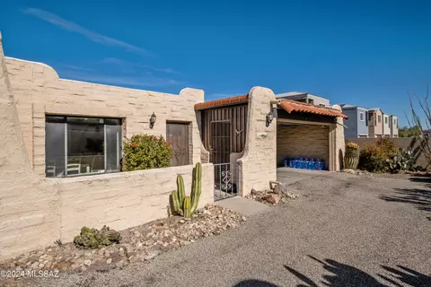 83 E Villas Cir, Tucson, AZ 85705