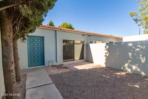 2753 W Anklam Rd #C, Tucson, AZ 85745