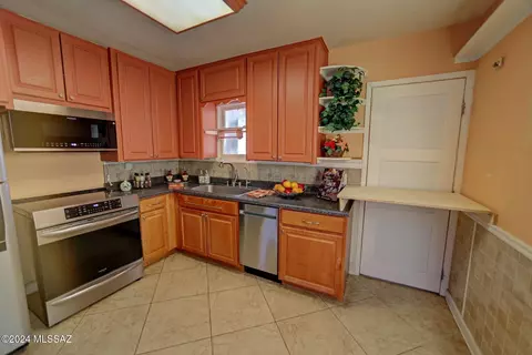3150 E 24th St, Tucson, AZ 85713