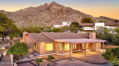610 E Glenhurst Dr, Tucson, AZ 85704