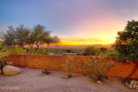 Exterior - 610 E Glenhurst Dr, Tucson, AZ 85704 photo 3 of 4