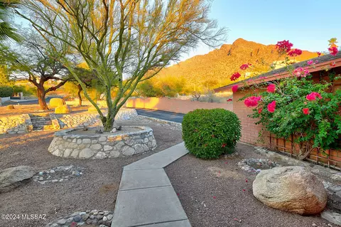 Exterior - 610 E Glenhurst Dr, Tucson, AZ 85704 photo 4 of 4