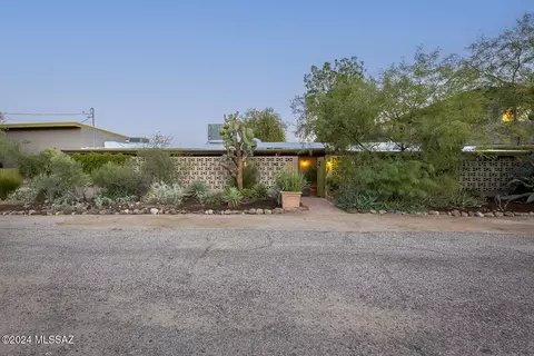 380 S Sentinel Peak Rd, Tucson, AZ 85745