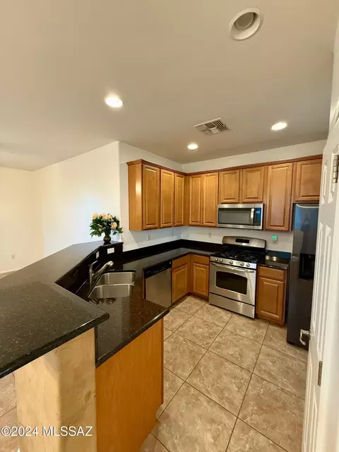 11572 W Bannerstone St, Marana, AZ 85658