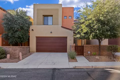 9512 E Ventaso Cir, Tucson, AZ 85715
