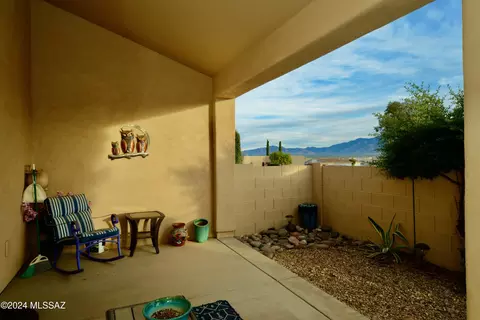 637 W Woodfield Ct, Green Valley, AZ 85614