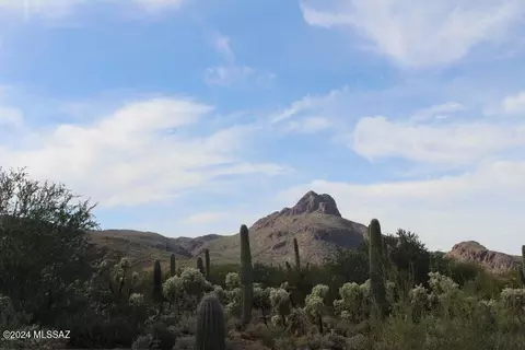 7480 W Ina Rd, Tucson, AZ 85743