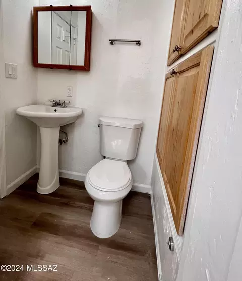 Bath - 6801 E Nelson Dr, Tucson, AZ 85730 photo 3 of 3