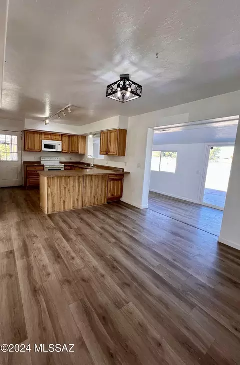 Kitchen - 6801 E Nelson Dr, Tucson, AZ 85730 photo 2 of 2