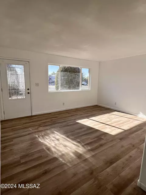 Living - 6801 E Nelson Dr, Tucson, AZ 85730 photo 1 of 2