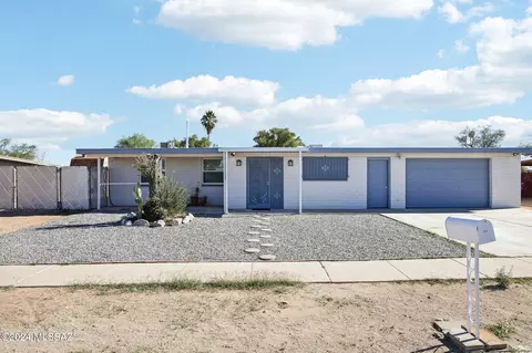 4851 S Prudence Rd, Tucson, AZ 85730