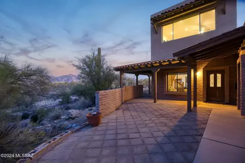 13475 N Lindbergh Dr, Tucson, AZ 85755