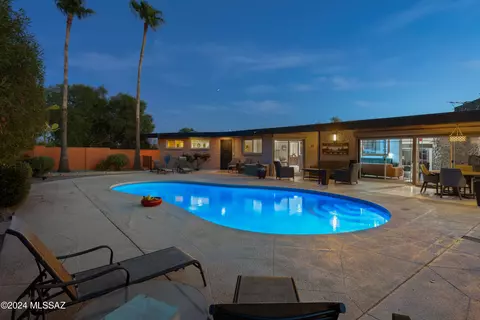 4750 N Calle Desecada, Tucson, AZ 85718