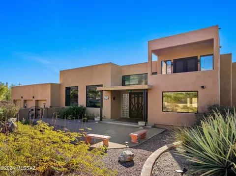 6040 N Tocito Pl, Tucson, AZ 85718