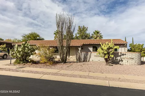125 E La Grosella, Green Valley, AZ 85614