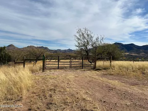 19 Proctor Ln, Patagonia, AZ 85624