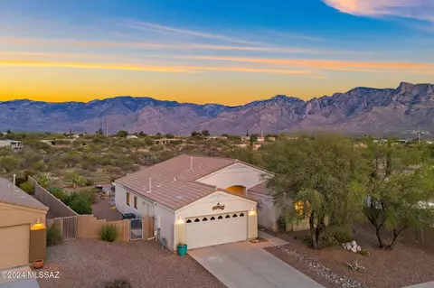 11866 N Crescendo Dr, Oro Valley, AZ 85737