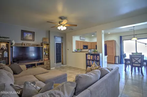 Living - 21156 E Frontier Rd, Red Rock, AZ 85145 photo 3 of 6