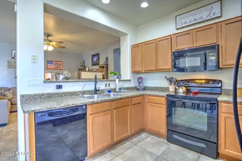 Kitchen - 21156 E Frontier Rd, Red Rock, AZ 85145 photo 4 of 4