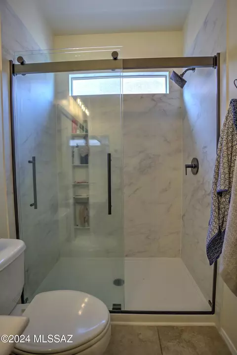 Bath - 21156 E Frontier Rd, Red Rock, AZ 85145 photo 3 of 5