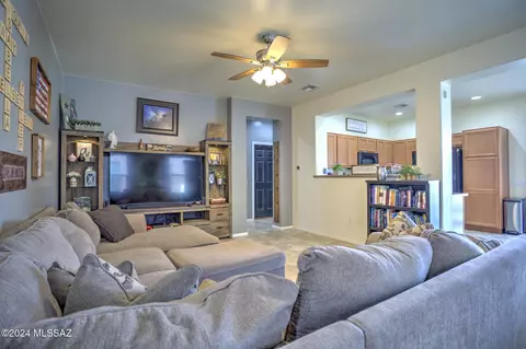 Living - 21156 E Frontier Rd, Red Rock, AZ 85145 photo 2 of 6